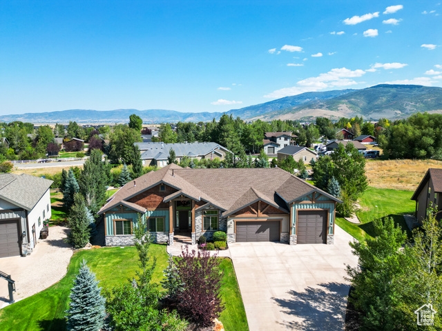 Photo 2 for MLS #2108789 at 818 W Summit Haven Cir