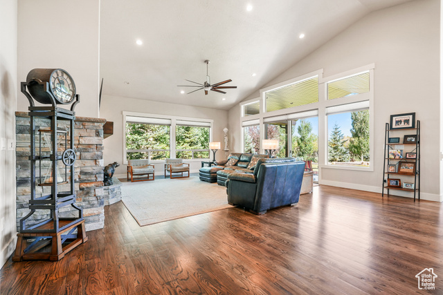 Photo 12 for MLS #2108789 at 818 W Summit Haven Cir