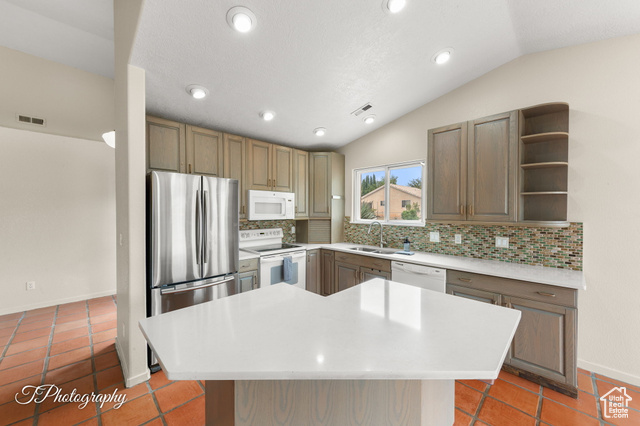Photo 4 for MLS #2108816 at 158 E 375 South