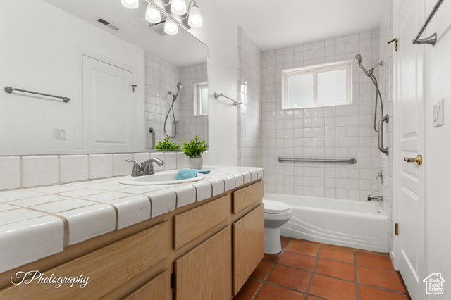 Photo 15 for MLS #2108816 at 158 E 375 South