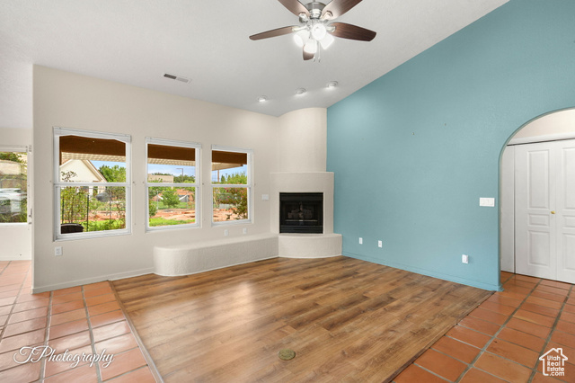 Photo 9 for MLS #2108816 at 158 E 375 South