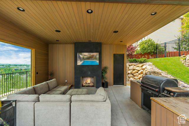 Photo 61 for MLS #2108827 at 270 N Palisade Dr