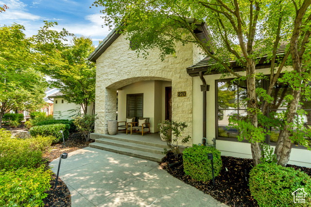 Photo 3 for MLS #2108827 at 270 N Palisade Dr