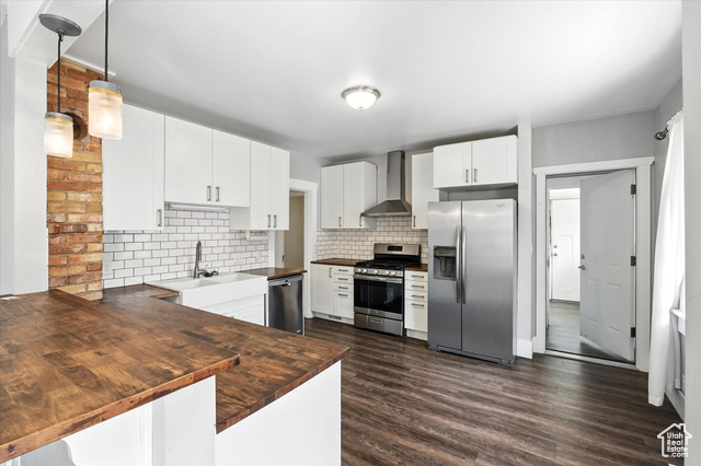 Photo 7 for MLS #2108868 at 141 W 400 North
