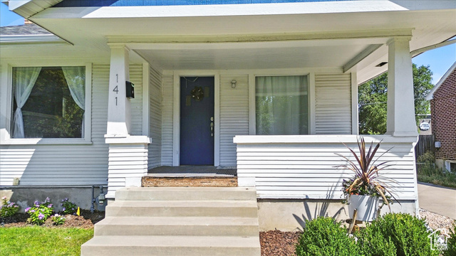 Photo 2 for MLS #2108868 at 141 W 400 North