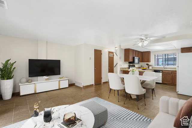 MLS #2108878 - 1325 Lincoln Ave #52