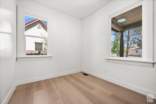 Photo 14 for MLS #2108936 at 610 S Navajo St
