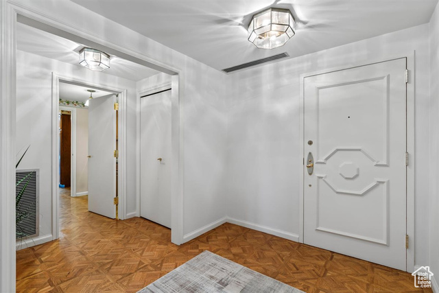 Photo 2 for MLS #2108986 at 908 E South Temple St #3E