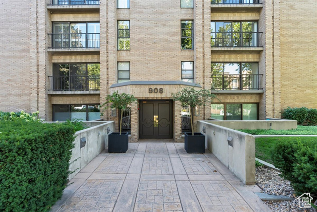 MLS #2108986 - 908 E South Temple St #3E