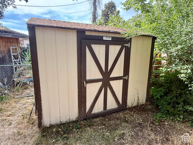 Photo 30 for MLS #2109109 at 1358 E Maplewood Cir