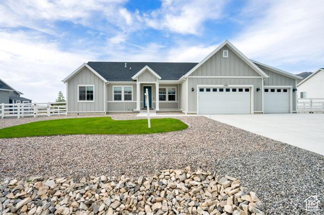 MLS #2109202 - 1225 E Blue Moon Dr