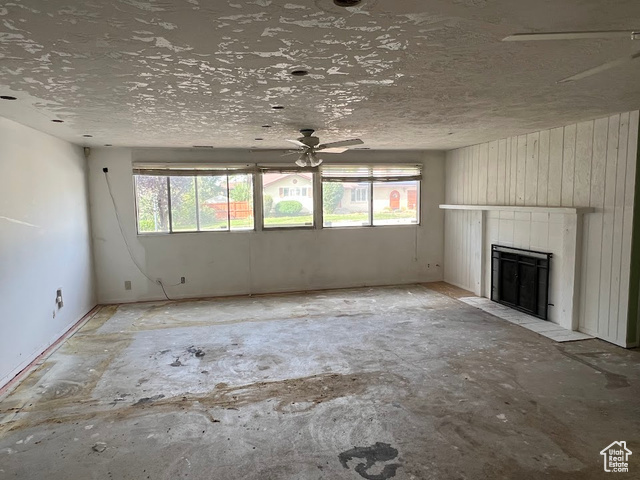 Photo 3 for MLS #2109215 at 1448 E Estrellita Dr