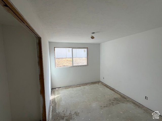 Photo 7 for MLS #2109215 at 1448 E Estrellita Dr