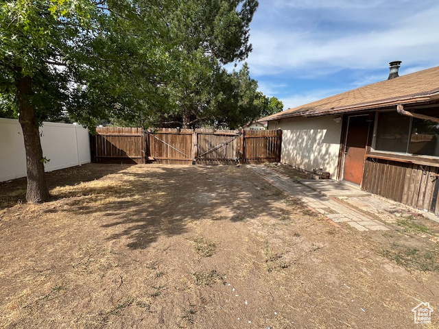 Photo 15 for MLS #2109215 at 1448 E Estrellita Dr