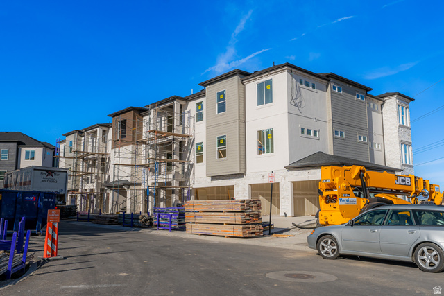 12779 S PINNACLE PEAK LN #G204, Herriman UT 84096