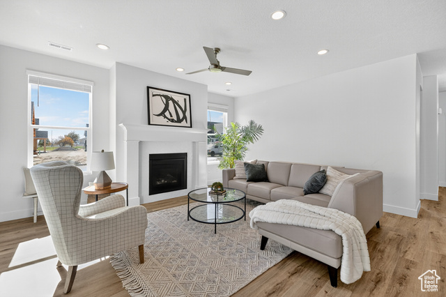 Photo 6 for MLS #2109403 at 27 S 3830 West #437