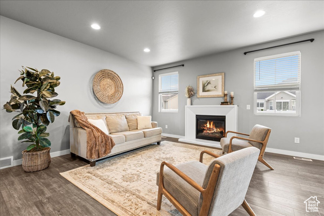Photo 5 for MLS #2109472 at 885 W Montauk Ln
