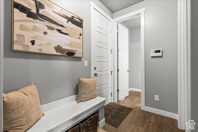 Photo 11 for MLS #2109472 at 885 W Montauk Ln