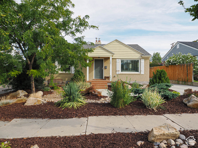 MLS #2109504 - 2261 E Redondo Ave