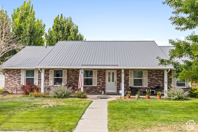 MLS #2109573 - 145 E Main St