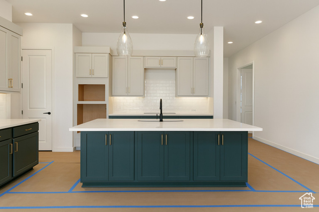 Photo 4 for MLS #2109587 at 1305 E Larkspur Way