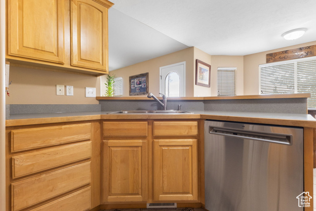 Photo 15 for MLS #2109599 at 415 S Worthington St