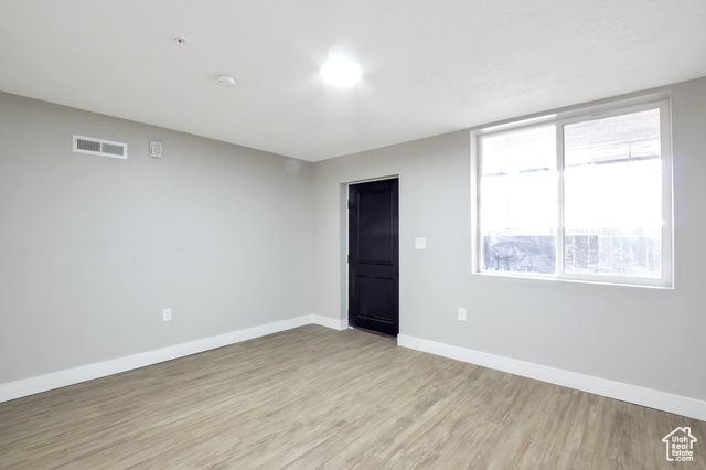 Photo 5 for MLS #2109652 at 2745 Grant Ave