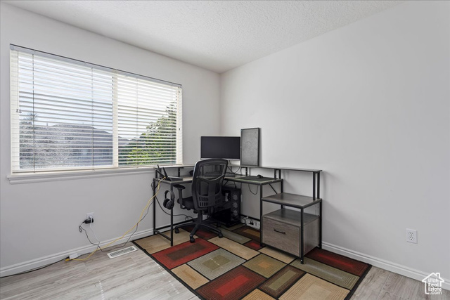 Photo 15 for MLS #2109658 at 1043 E Fort Ln
