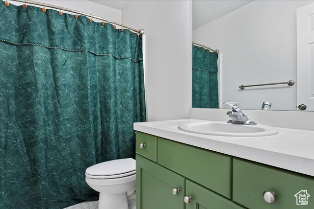 Photo 9 for MLS #2109658 at 1043 E Fort Ln