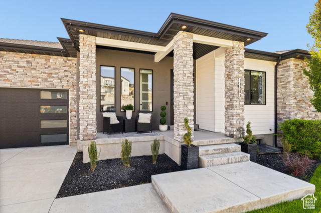 Photo 2 for MLS #2109716 at 14203 S Brook Heights Cir