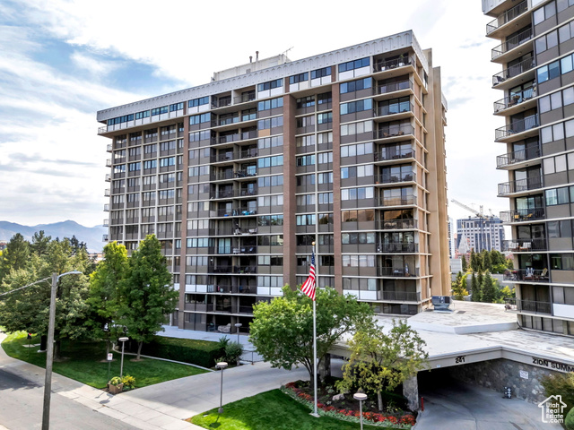 Photo 66 for MLS #2109717 at 241 N Vine St #1101E