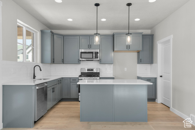 Photo 5 for MLS #2109749 at 1914 N Anderson Loop