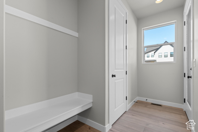 Photo 10 for MLS #2109749 at 1914 N Anderson Loop