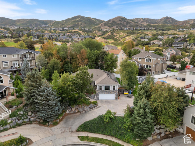 Photo 2 - 13826 S Tom Shoemaker Cir, Draper UT 84020