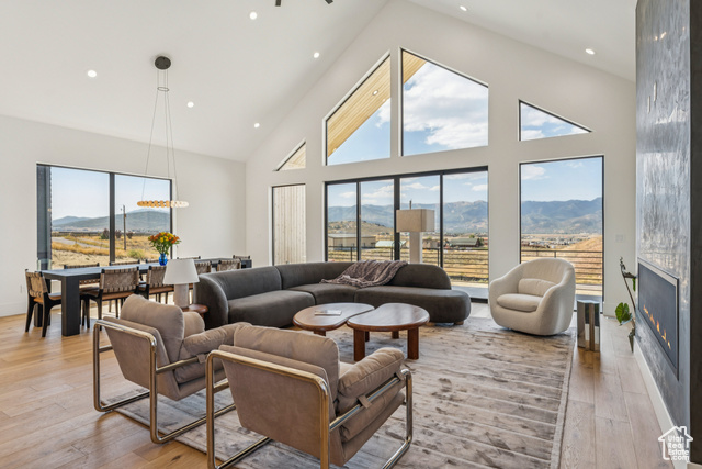 MLS #2109761 - 7382 Echo Ln