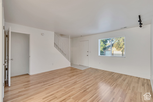 Photo 11 for MLS #2109772 at 869 E Vine St