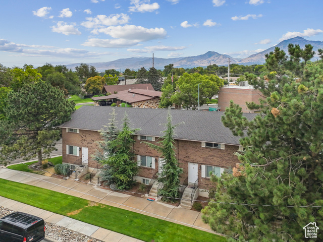 Photo 2 for MLS #2109772 at 869 E Vine St