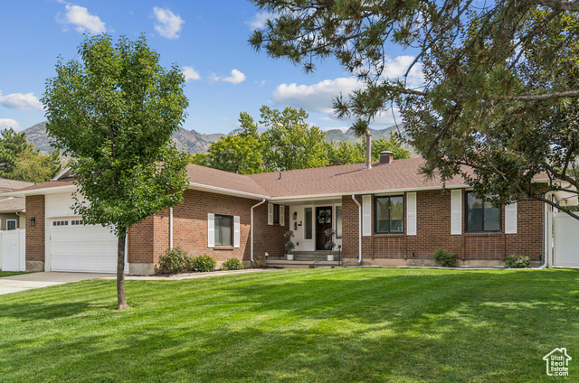 Photo 2 for MLS #2109824 at 6877 Pineview Cir
