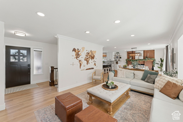 Photo 5 for MLS #2109824 at 6877 Pineview Cir