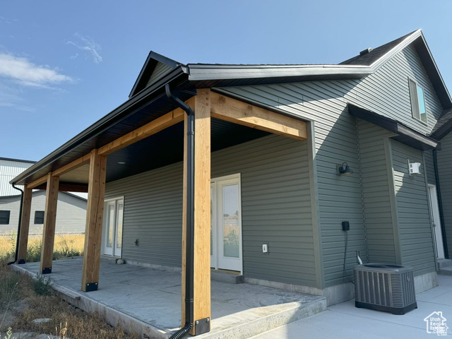 Photo 2 for MLS #2109836 at 145 S 400 West