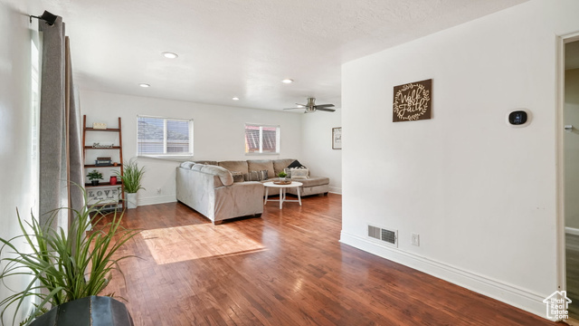 Photo 5 for MLS #2109837 at 2065 Robins Ave