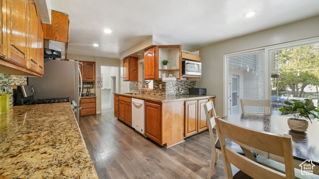 Photo 9 for MLS #2109837 at 2065 Robins Ave