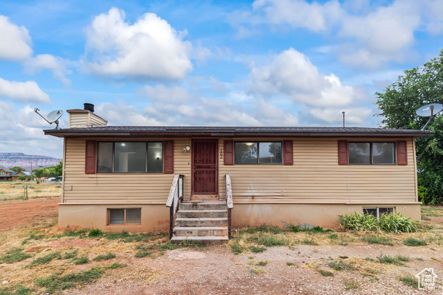 MLS #2109862 - 102 S State St