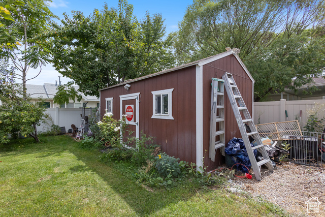 Photo 33 for MLS #2109867 at 3231 Lester St
