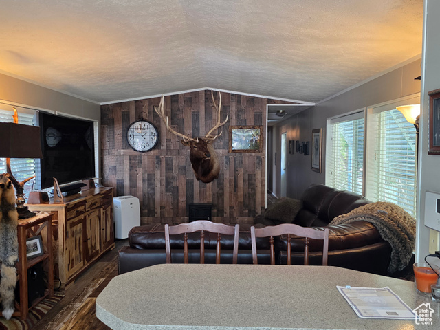 Photo 10 for MLS #2109875 at 296 E Nashue St #112