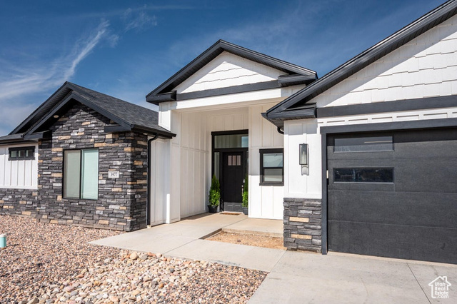 Photo 4 for MLS #2109898 at 3977 N Monarch Dr