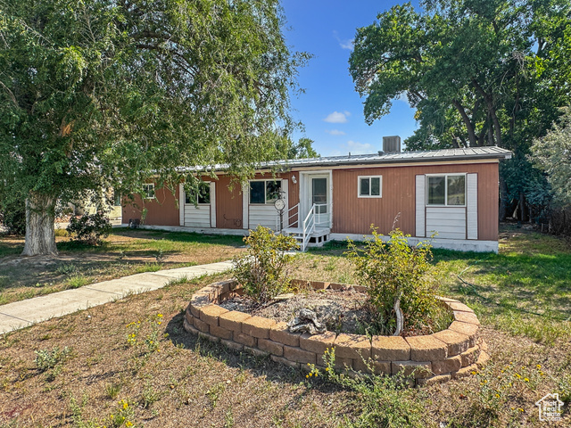 MLS #2109911 - 685 S Main St