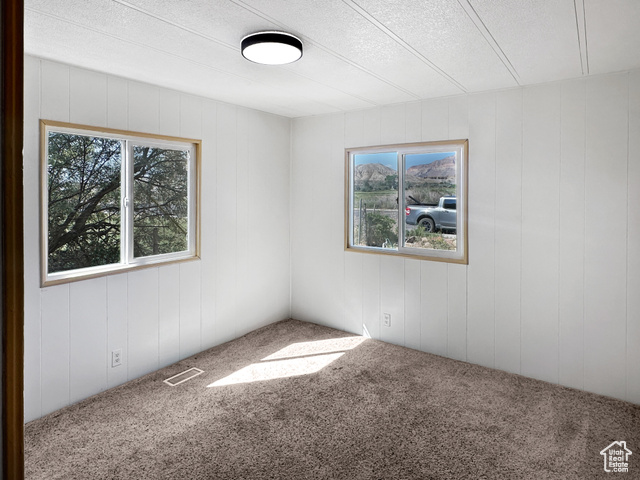 Photo 19 for MLS #2109911 at 685 S Main St