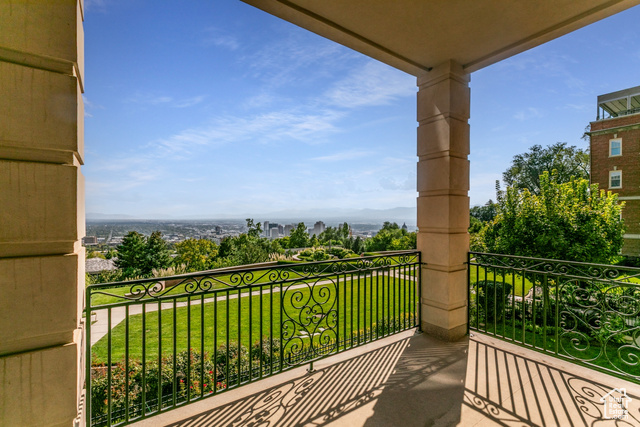 Photo 7 for MLS #2109964 at 400 E Capitol Park Ave #203