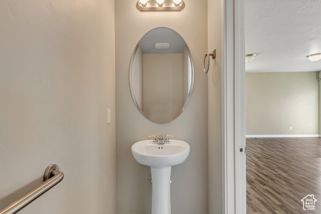 Photo 13 for MLS #2110023 at 5374 W Royal Arches Pl